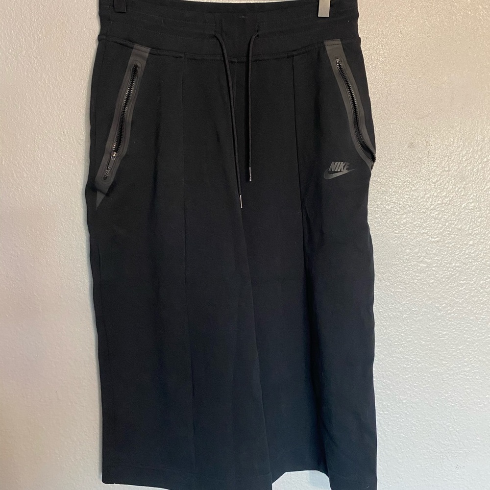 Nike cropped wide leg pants